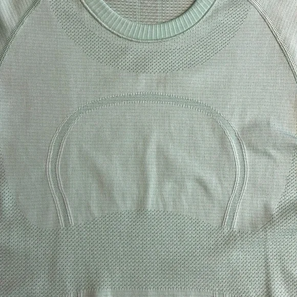 Lululemon’s Swiftly Tech Crew T in lime green (size 6) - Picture 6 of 10